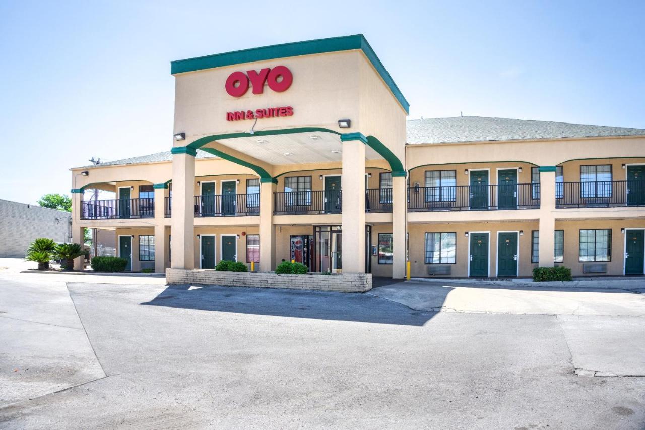 Oyo Inn & Suites Medical Center Сан Антонио Екстериор снимка